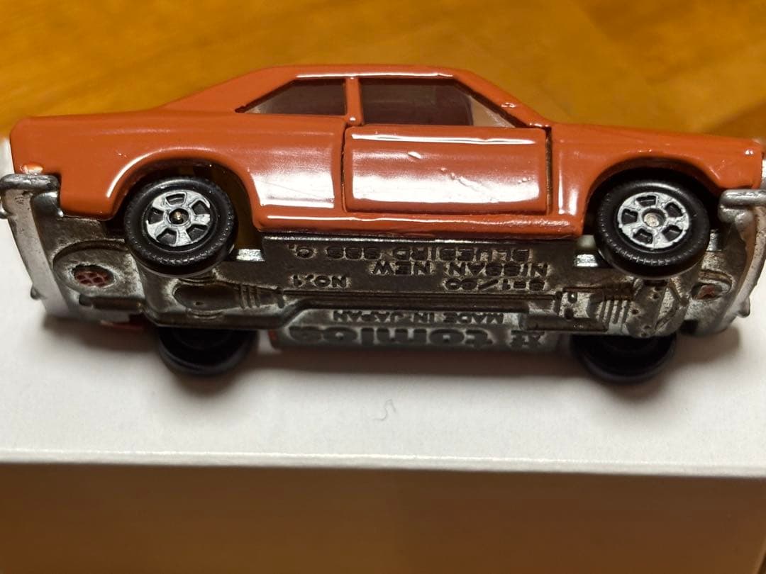 最初期　黒箱トミカ ブルーバード SSS クーペ　サファリレッド　アイボリー内装