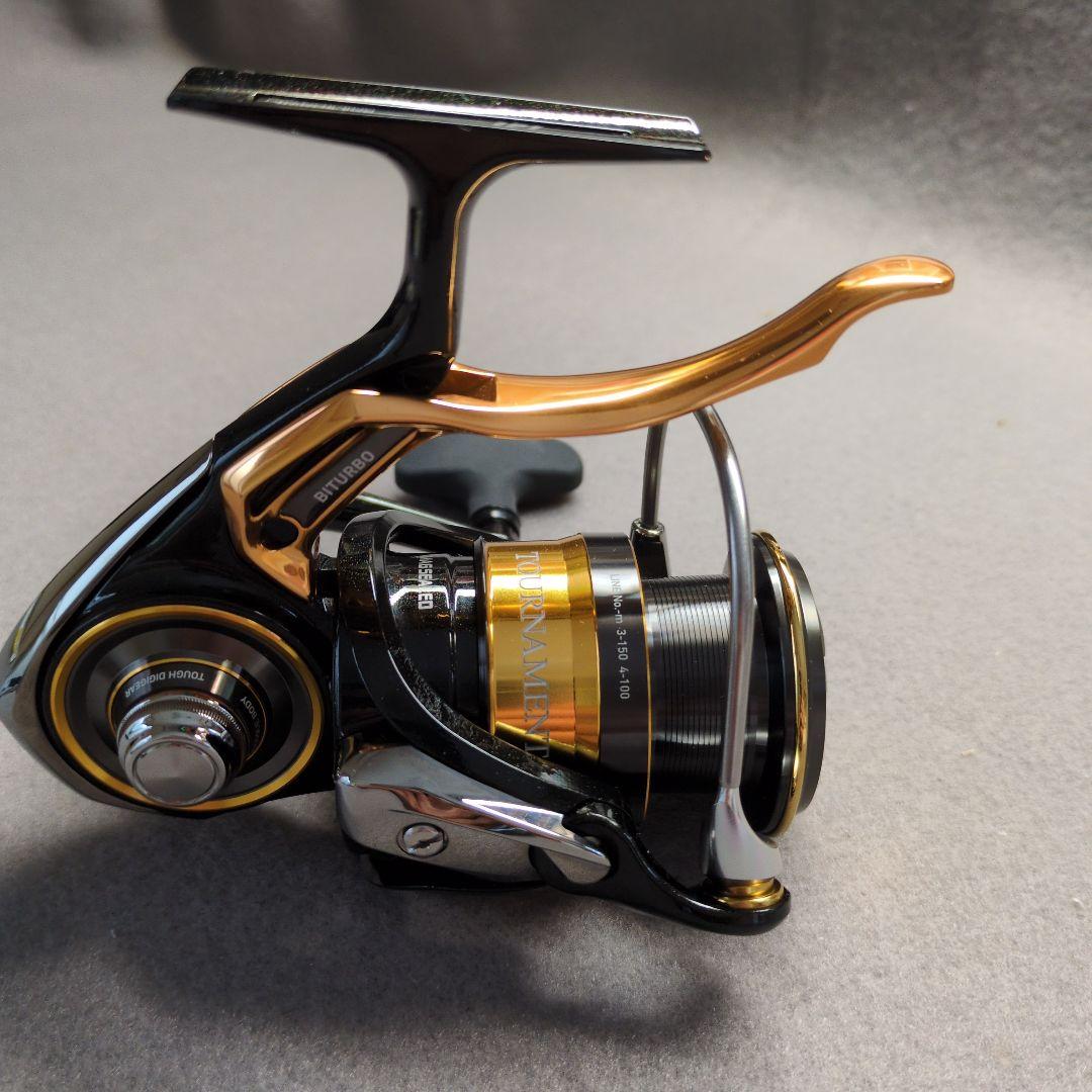 DAIWA22トーナメントISO 2500XH−LBD美品