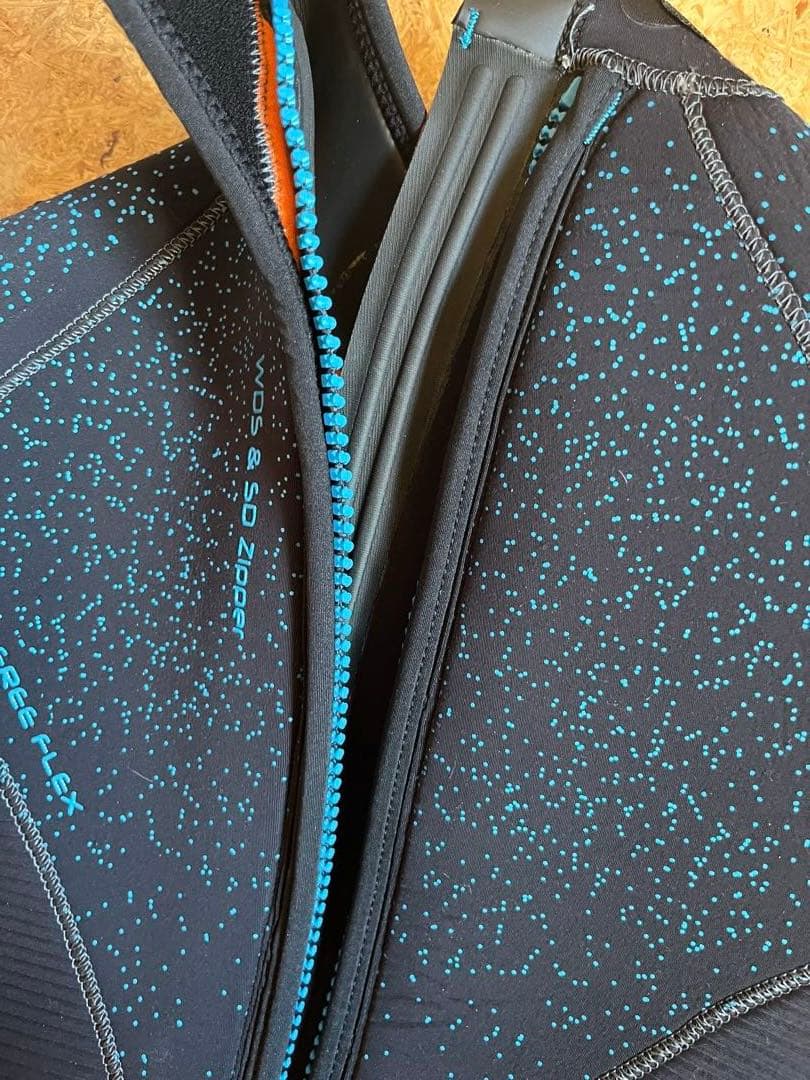 BEUCHAT ダイビング ウェットスーツ 7mm サイズS 破れあり