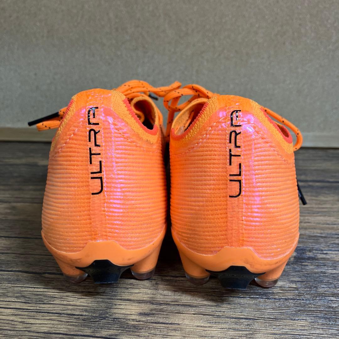 （K26136）★美品★ ウルトラ 6 アルティメット 24.5㎝ サッカー