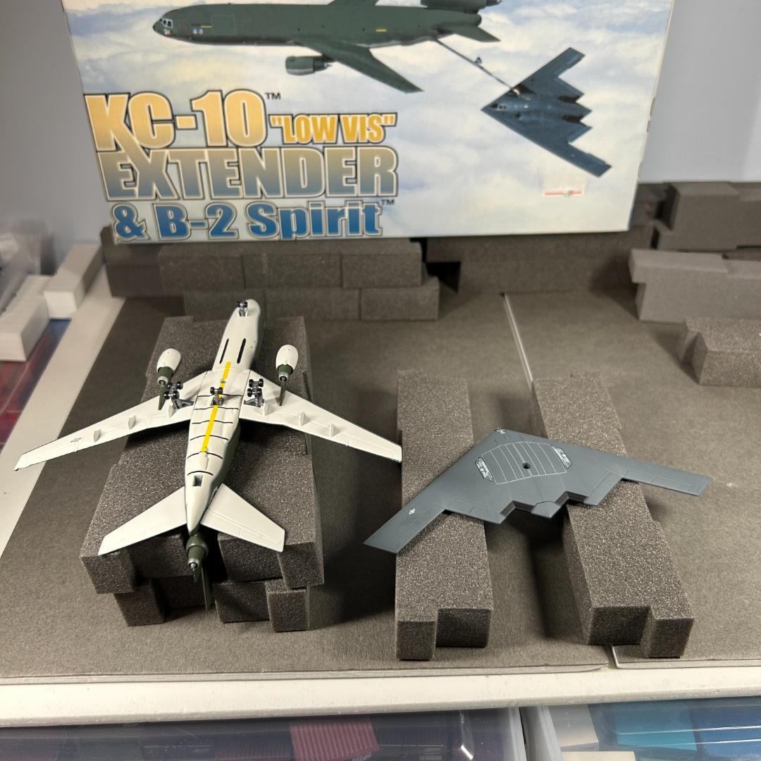 1/400 ドラゴン KC‐10 エクステンダー＆ B-2 スピリット セット