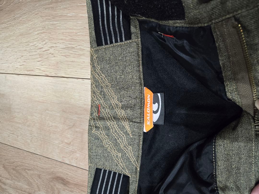 新品未使用　SALOMONスキーウェア　パンツユニセックスS