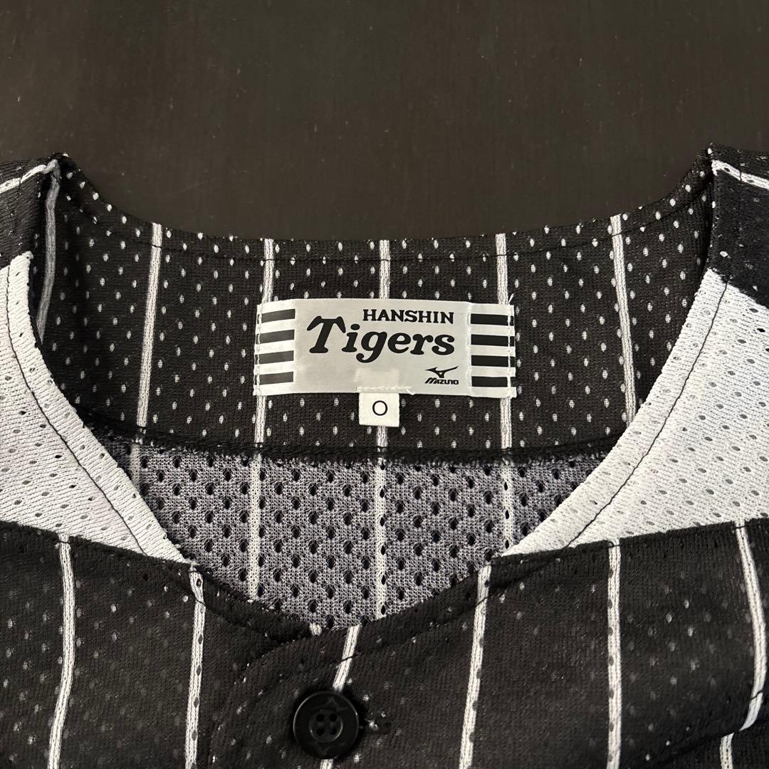 阪神タイガース　黒ユニフォーム　ミズノ　Oサイズ