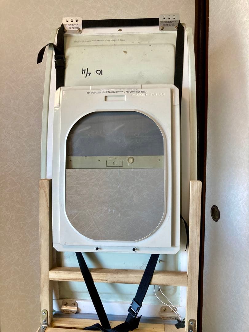 ダグラス DC-9 機内 客室 内装 壁 パネル ウィンドウガラス