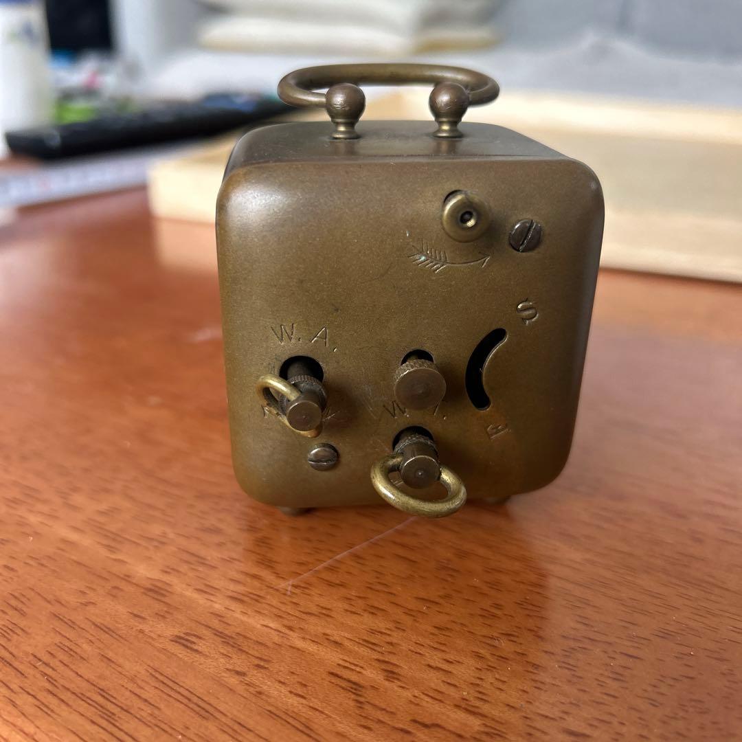 ドイツ製のヴィンテージ小型機械式目覚まし時計マウテ (Mauthe) 稼働