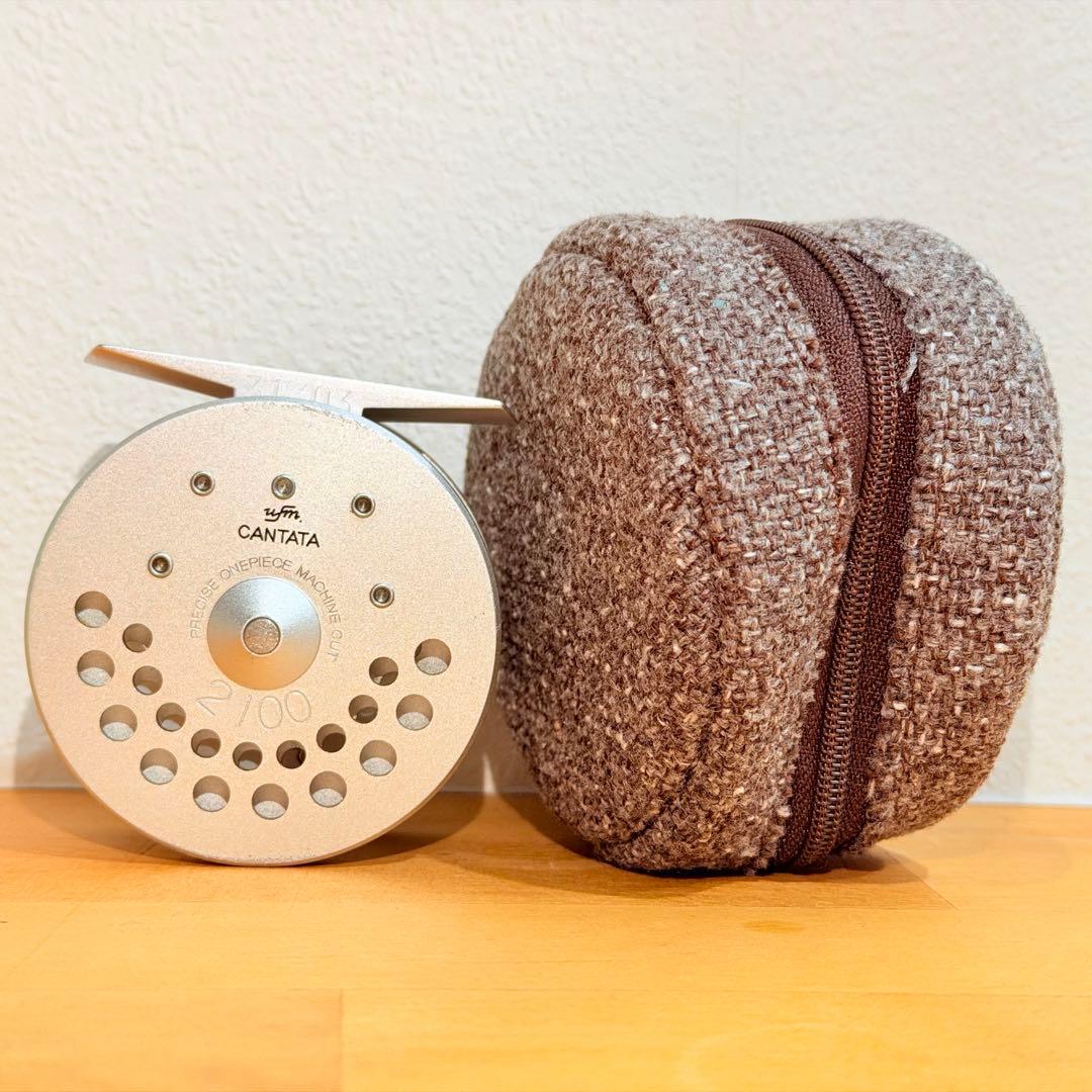 【希少　刻印エラー】UFM ウエダ カンタータ 2100 フライ　渓流 トラウト