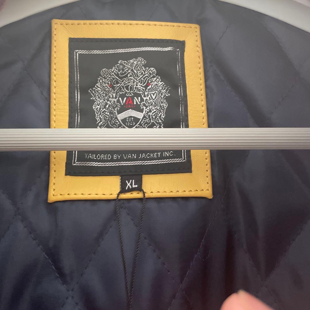 VAN バーガンディ/イエロー スタジャン