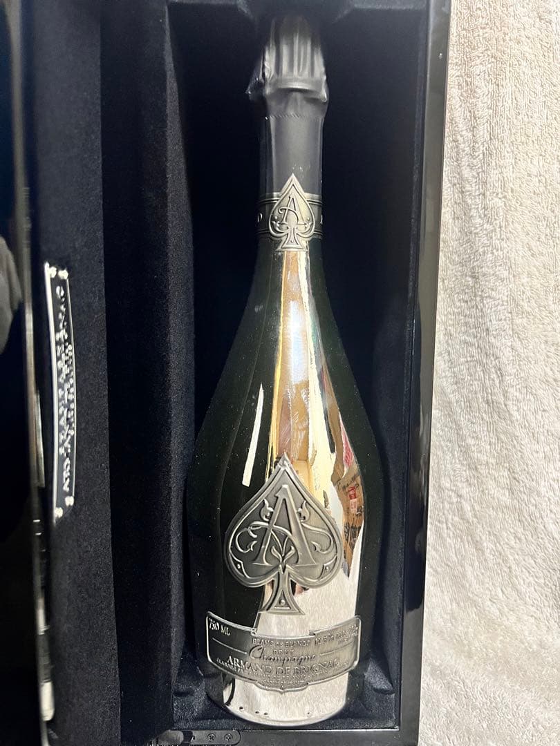 ワイン Armand de Brignac Blanc de Blancs
