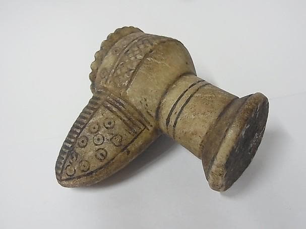 【X0402】アフガニスタン 遊牧民族　古代ランプ ( 燈明台 )　石器　彫刻品