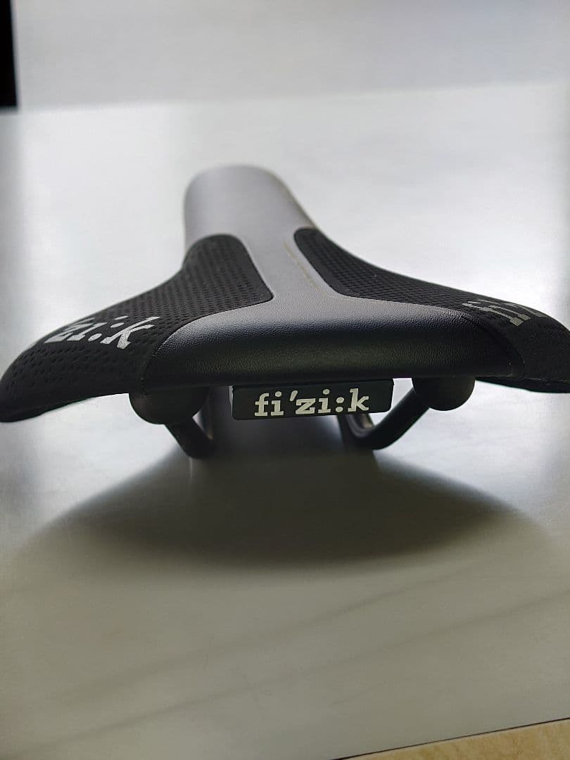 美品 fi'zi:k ANTARES R3 k:ium フィジーク アンタレス