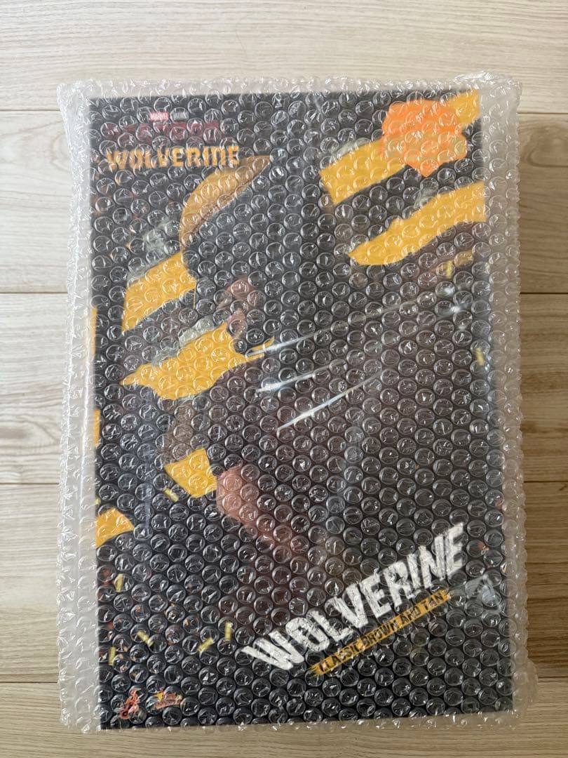 ホットトイズ MMS831 ウルヴァリン（ブラウンスーツ）限定版