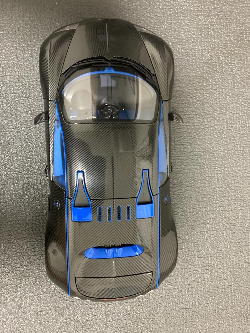 1/18 オートアート ブガッティ ヴェイロン スーパースポーツ カーボン