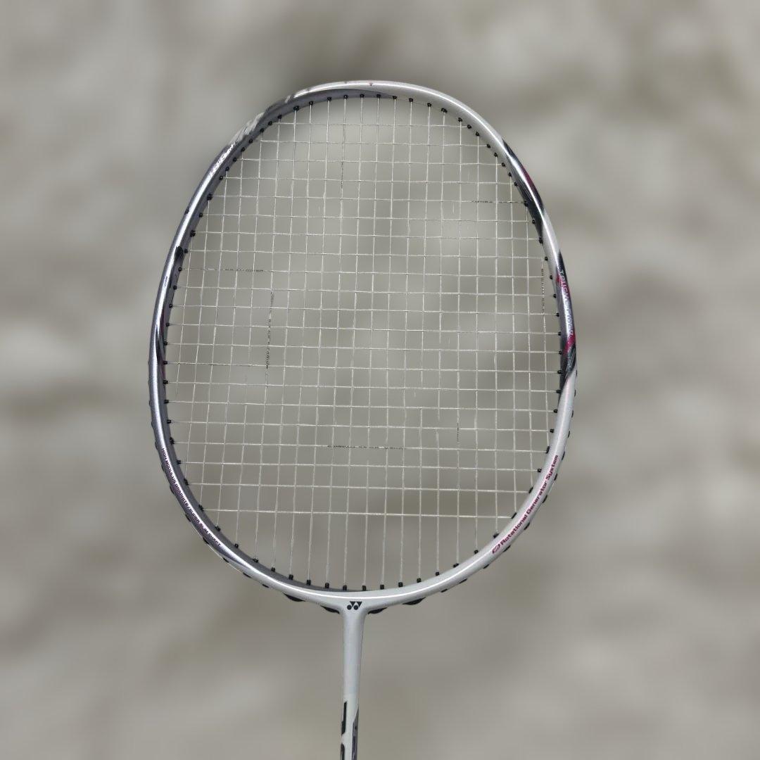 【美品】ヨネックス　バドミントンラケット ASTROX66 4UG5