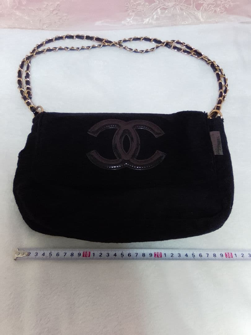CHANEL ノベルティブラックショルダーバッグ ブラックロゴ付き