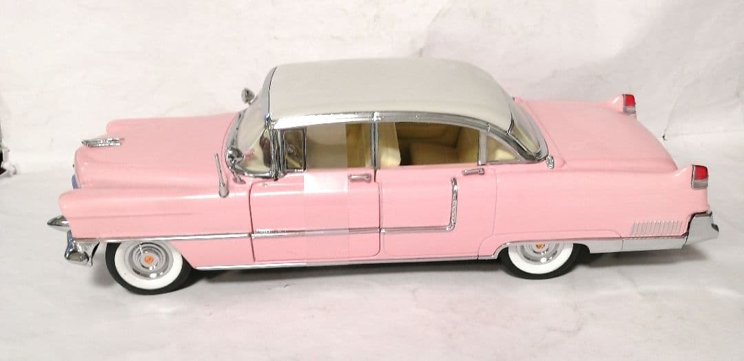 エルビス1955 ピンクキャデラック