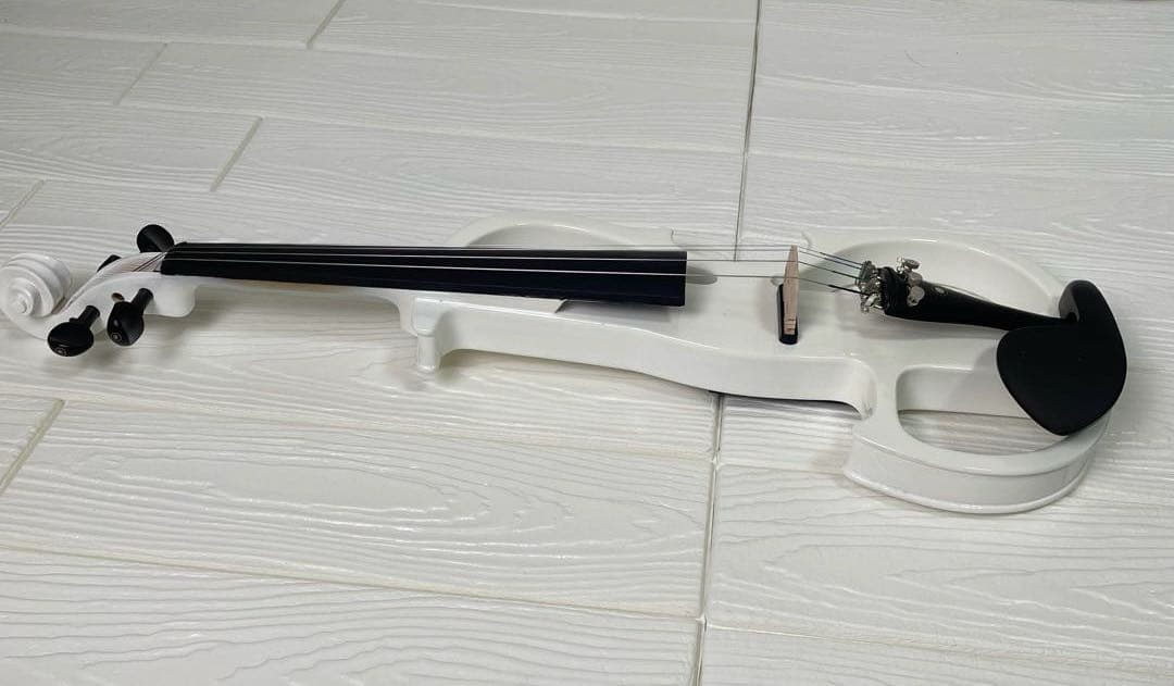 CECILIO エレキバイオリン 4/4 ホワイト 専用セミハードケース