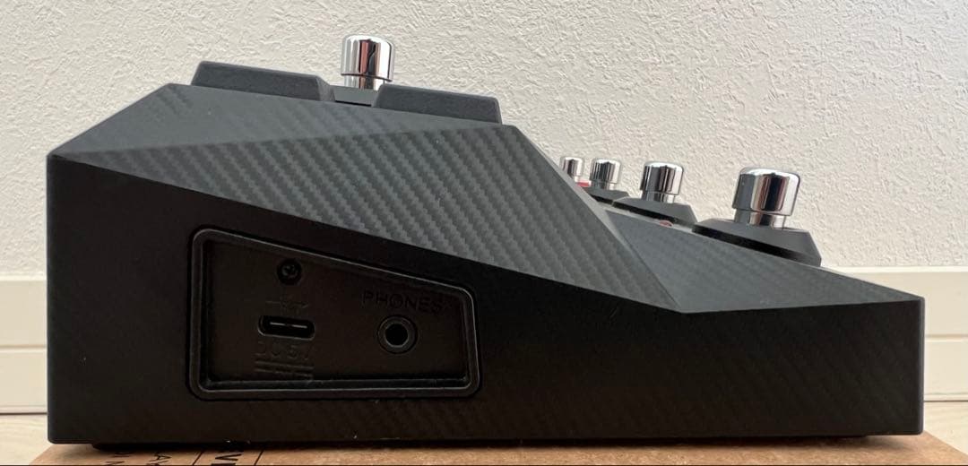 ZOOM B2 Four ベースマルチエフェクター