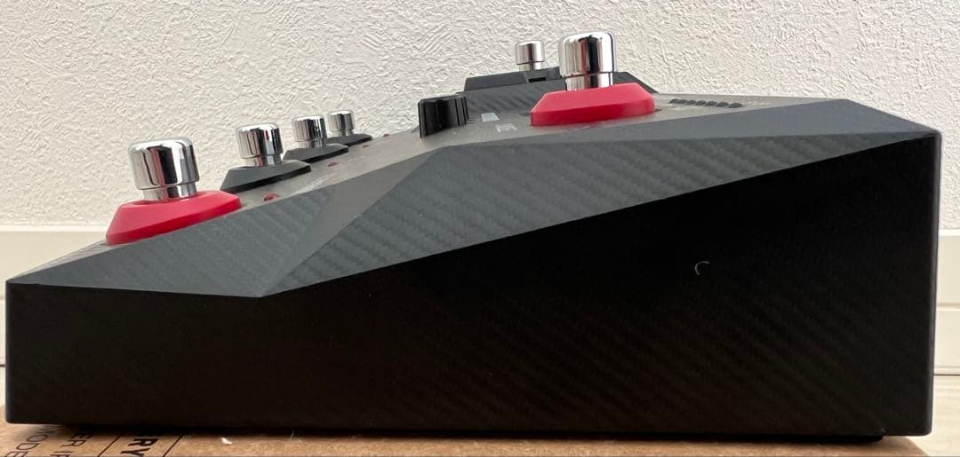 ZOOM B2 Four ベースマルチエフェクター