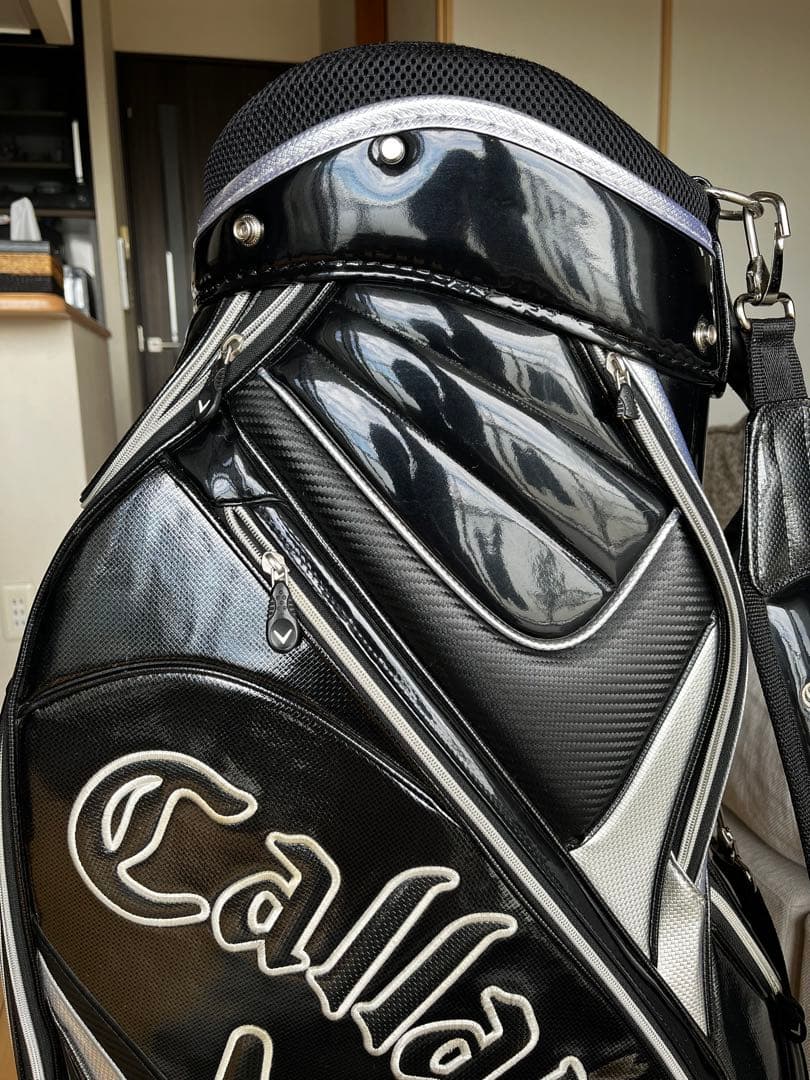 美品キャロウェイ　ド迫力大きめキャディバッグ　エナメル　9型　ブラック×シルバー