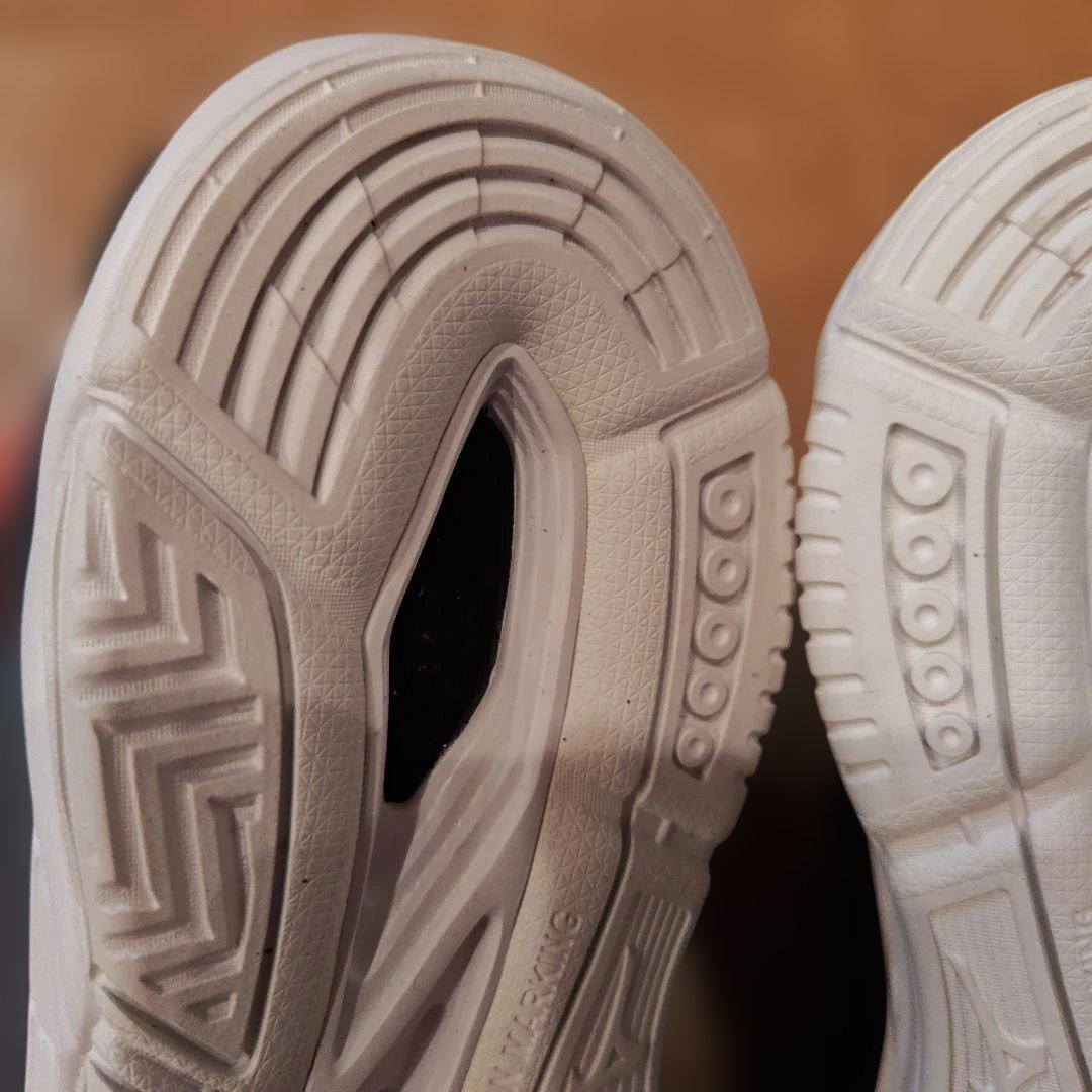 ミズノ バレーボールシューズ ウエーブアルテミス 5 WIDE 2E 25.5