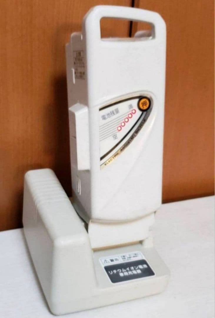 ✨折り畳み式電動自転車✨美品✨室内保管✨8.9ah✨パナソニックビビ✨完成車配送