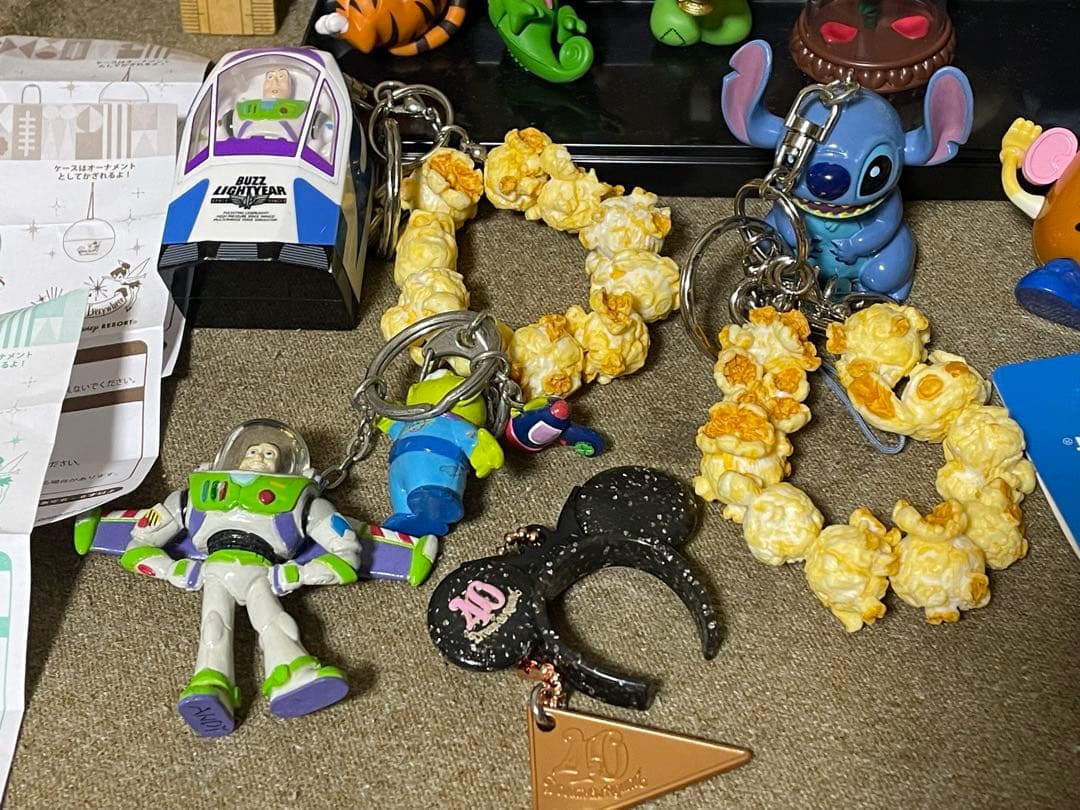 ディズニー公式　ガチャ　キーホルダー　ショー　アトラクション　ポップコーン