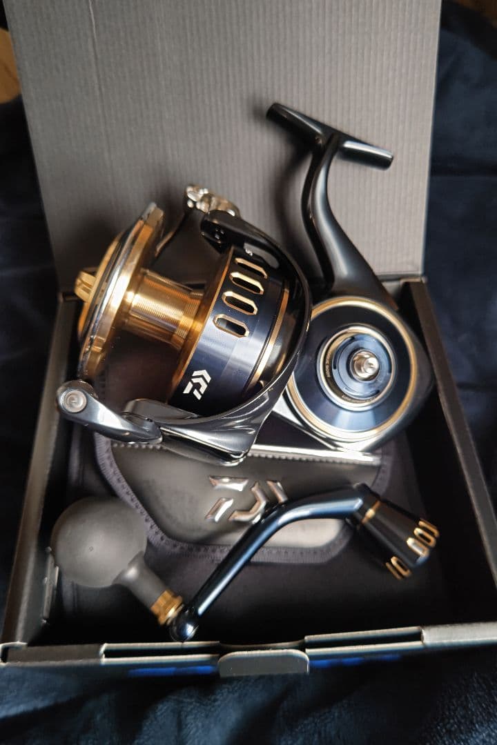 DAIWA 25 ソルティガ 25000-P スピニングリール