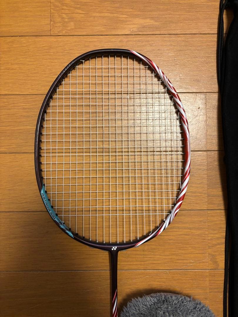 YONEX アストロクス100zzバドミントンラケット