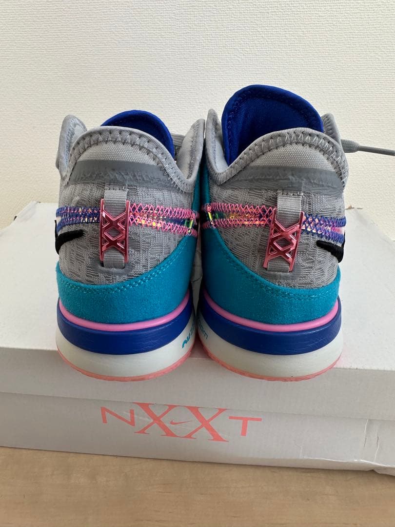 ZOOM LEBRON NXXT GEN ズームレブロンネクストジェネレーション