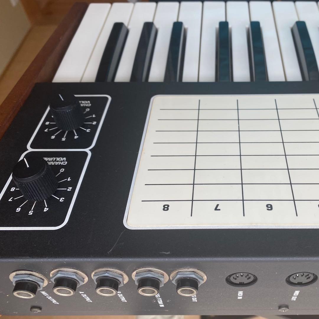 sequential circuits pro-8 ポリフォニックシンセサイザー