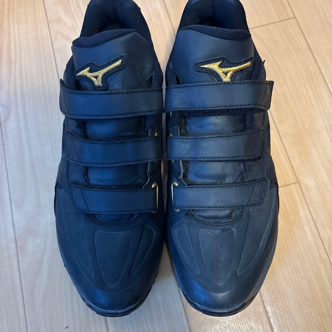 (値下げ済)Mizuno トレーニングシューズ ブラック/ゴールド