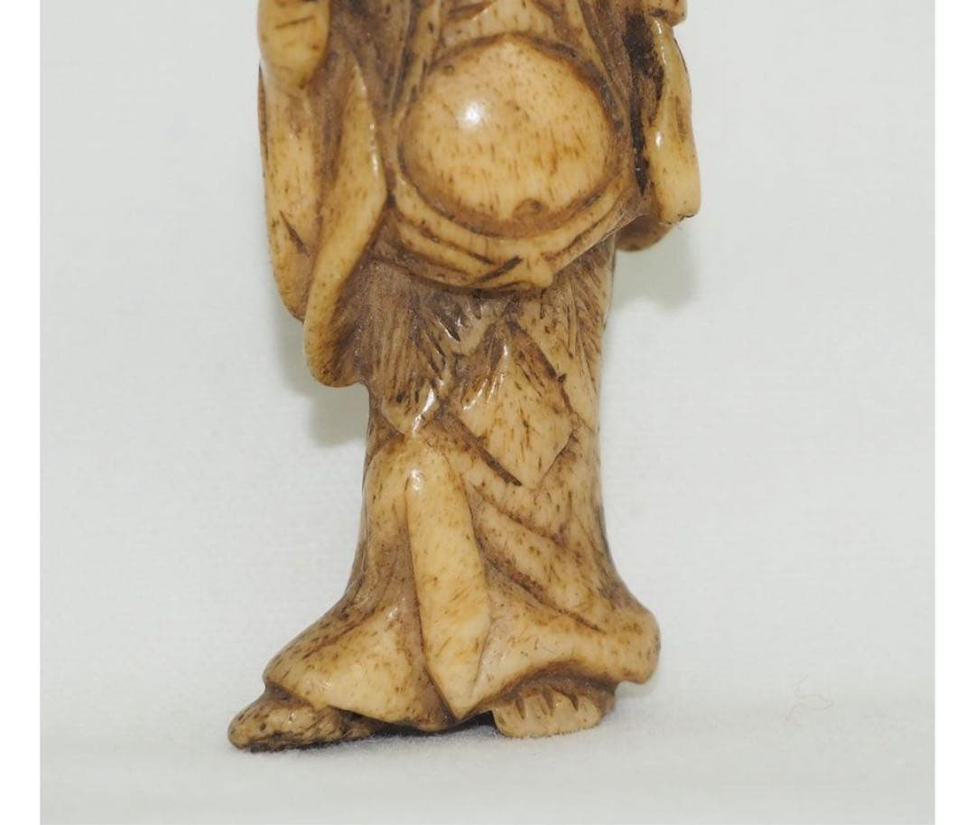 送料無料　江戸～明治　鹿角彫根付　高５ｃｍ　重さ12ｇ