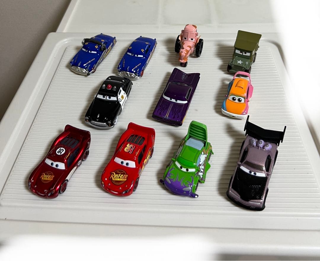 カーズ、ミニカー、トラクター、シェリフ、ドックハドソン