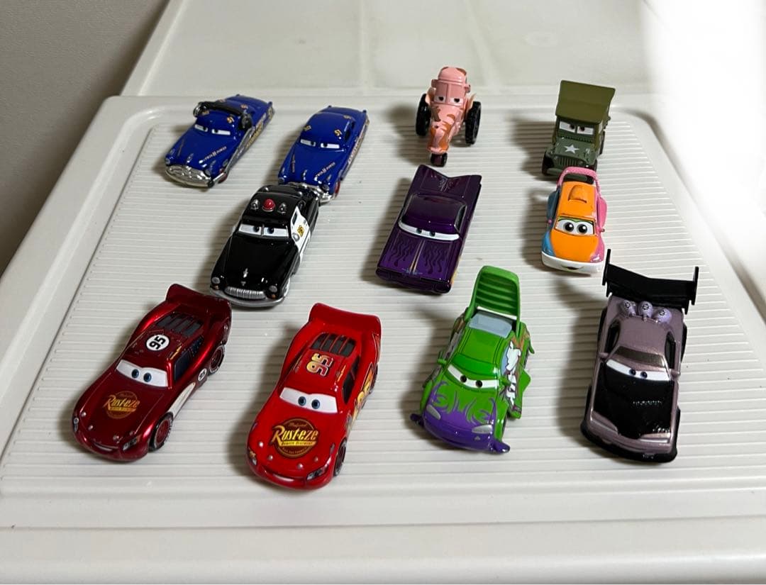 カーズ、ミニカー、トラクター、シェリフ、ドックハドソン