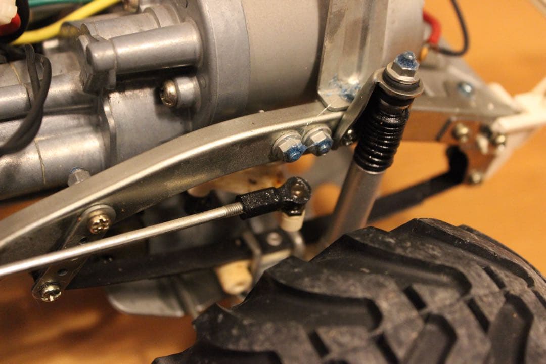 当時物　タミヤ トヨタ ハイラックス4WD ハイリフト（RN36）