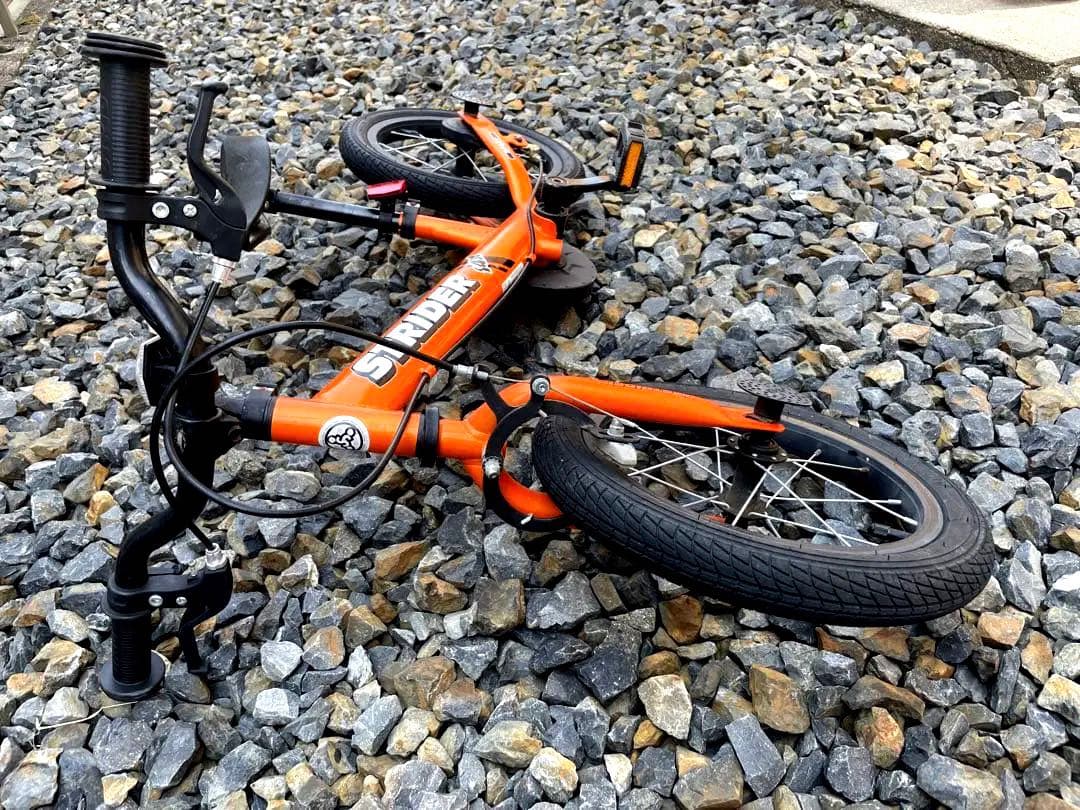 STRIDER ストライダー 14x 14インチ オレンジ キックスタンド付き