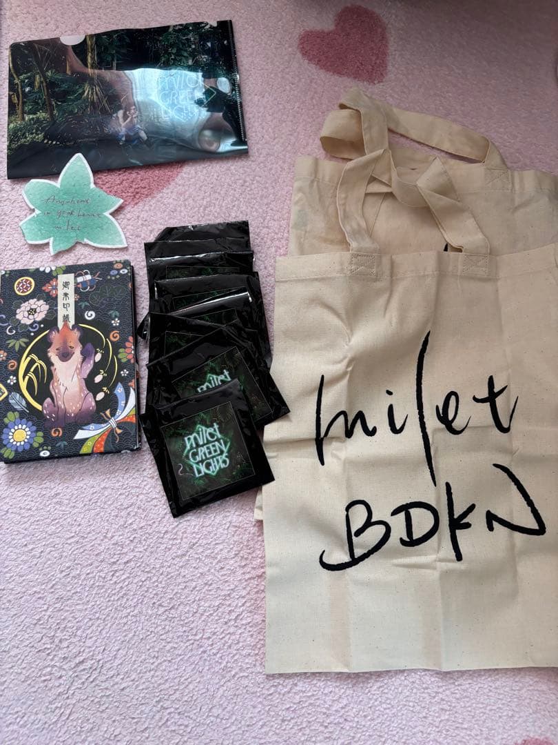 miletさん色々なツアーグッズ