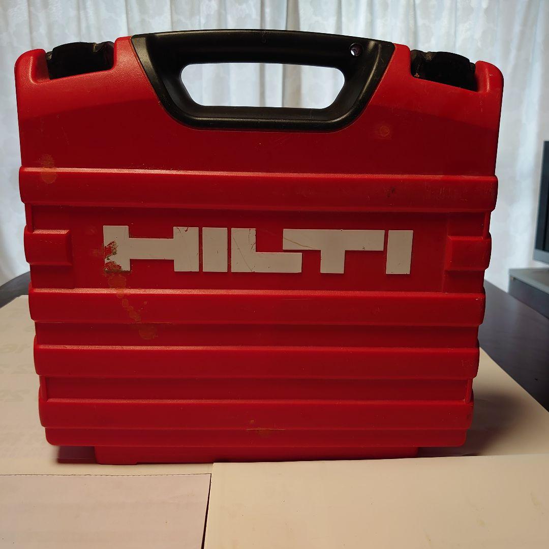 ヒルティの充電器 (ケース付き)