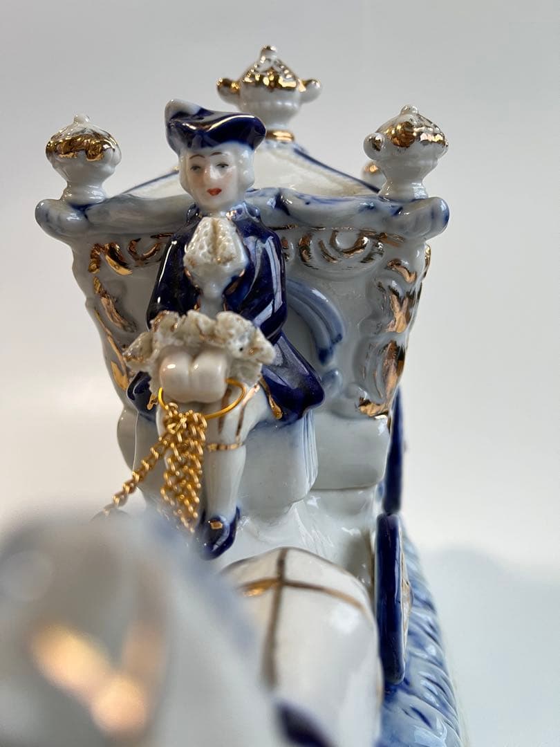 【磁器製アンティーク人形】 昭和から語りかけるセト・ノベルティ　「馬車」