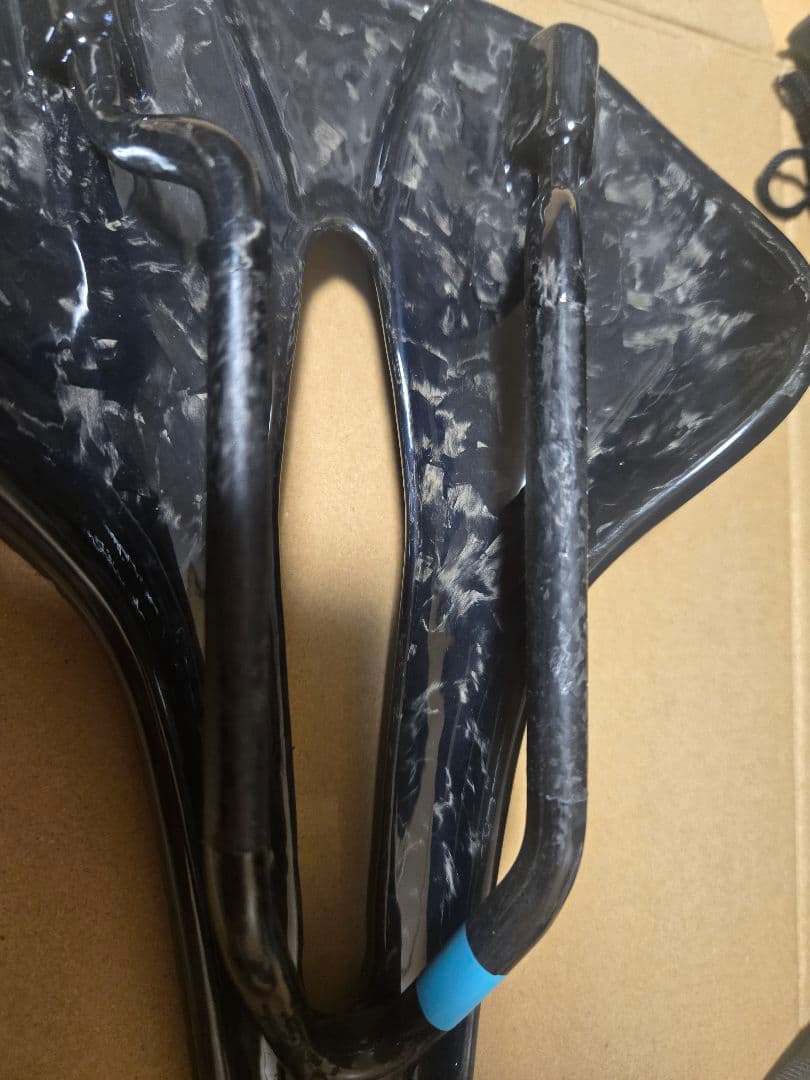 RYET 3D カーボンサドル RT07 収納袋付き