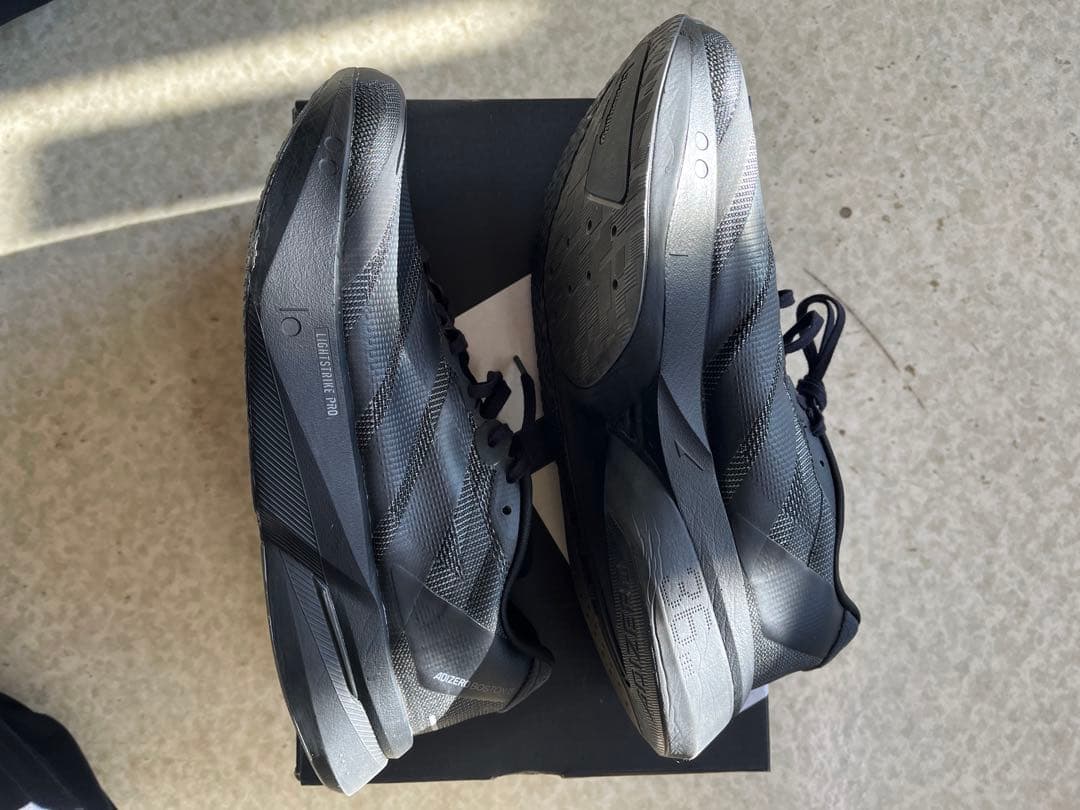 【極美品】アディダス アディゼロボストン13 25.5cm ブラック