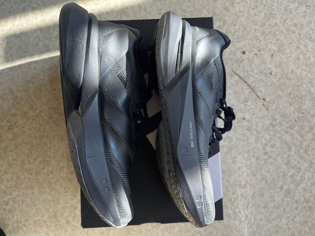 【極美品】アディダス アディゼロボストン13 25.5cm ブラック