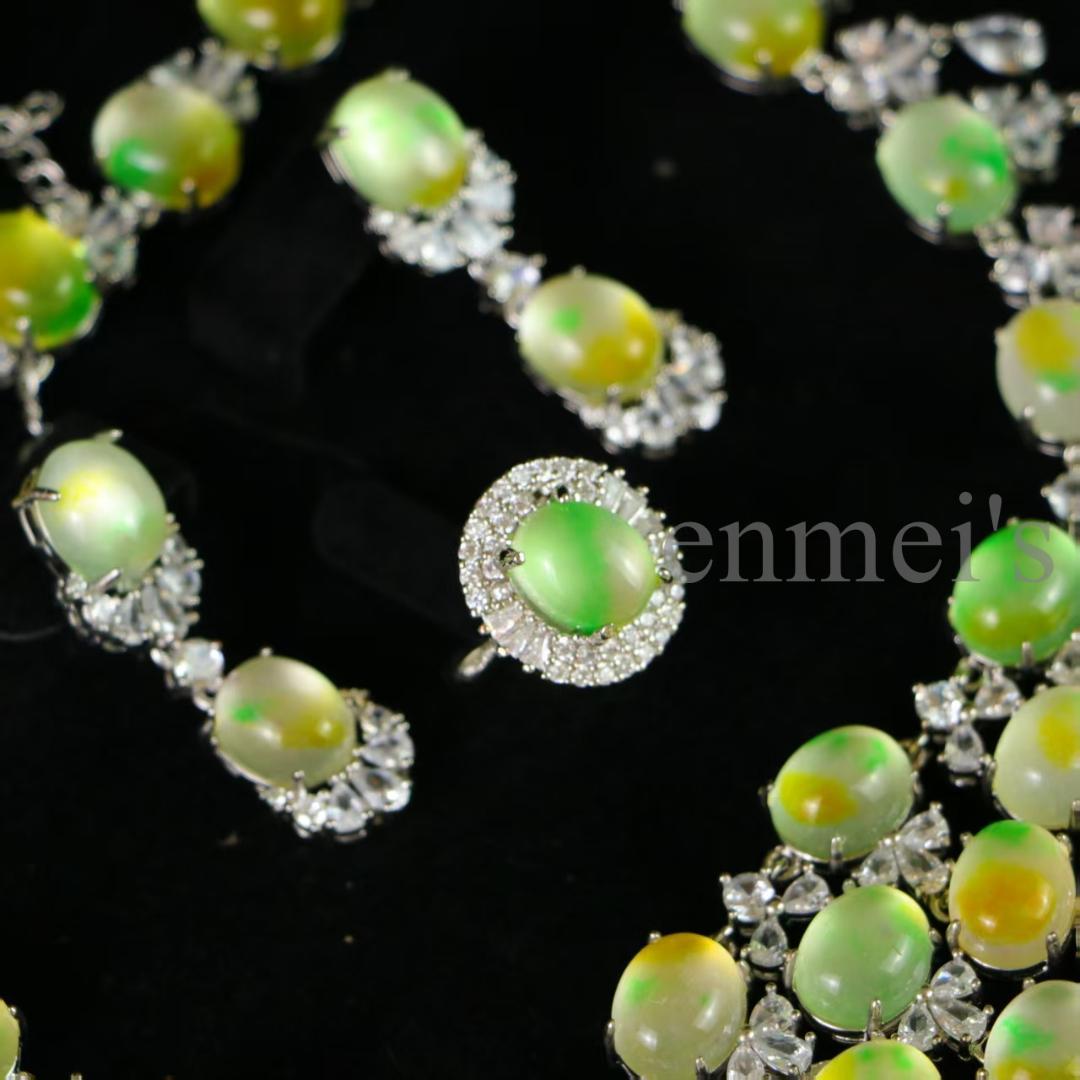 翡翠ジュエリーセット 高氷種 明緑 無傷精工彫り 4点セット 贈答 観賞 天然石