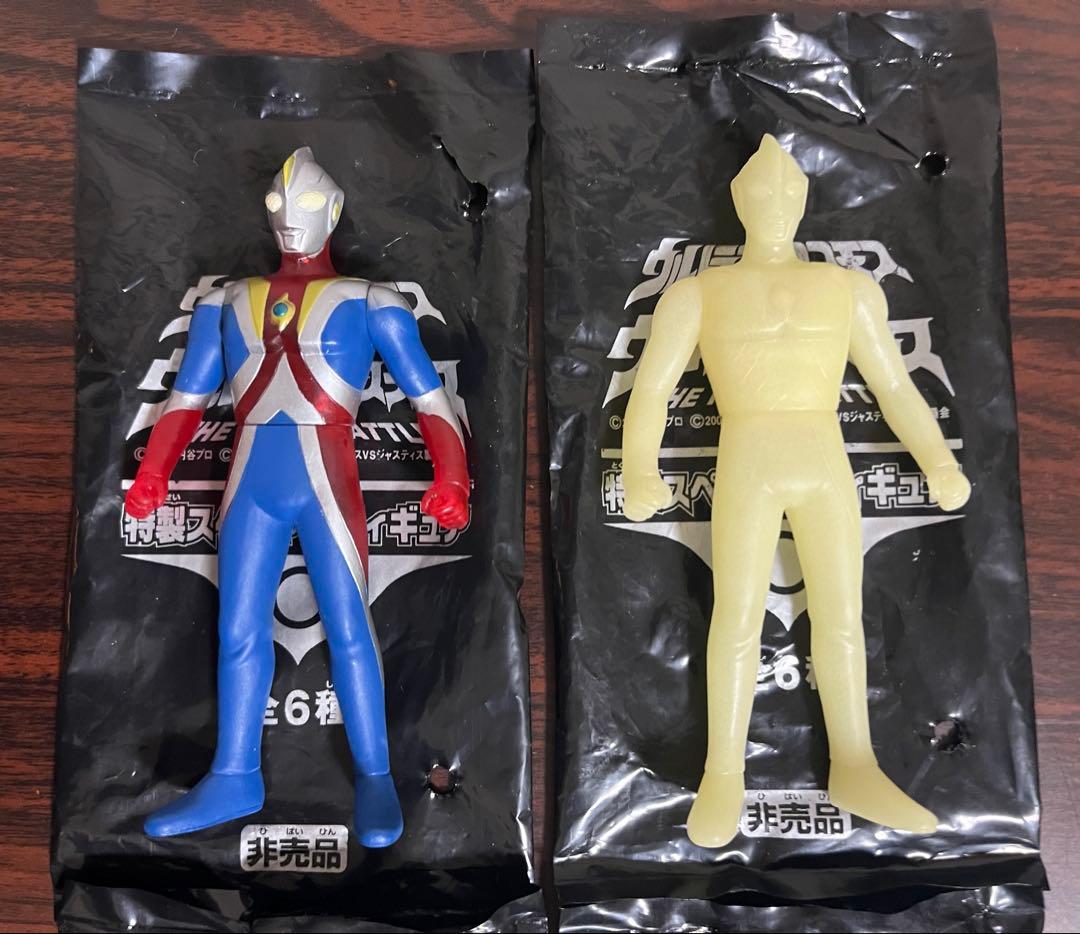ウルトラマンコスモス ジャスティス 蓄光 クリアレッド 前売り券特典 ソフビ