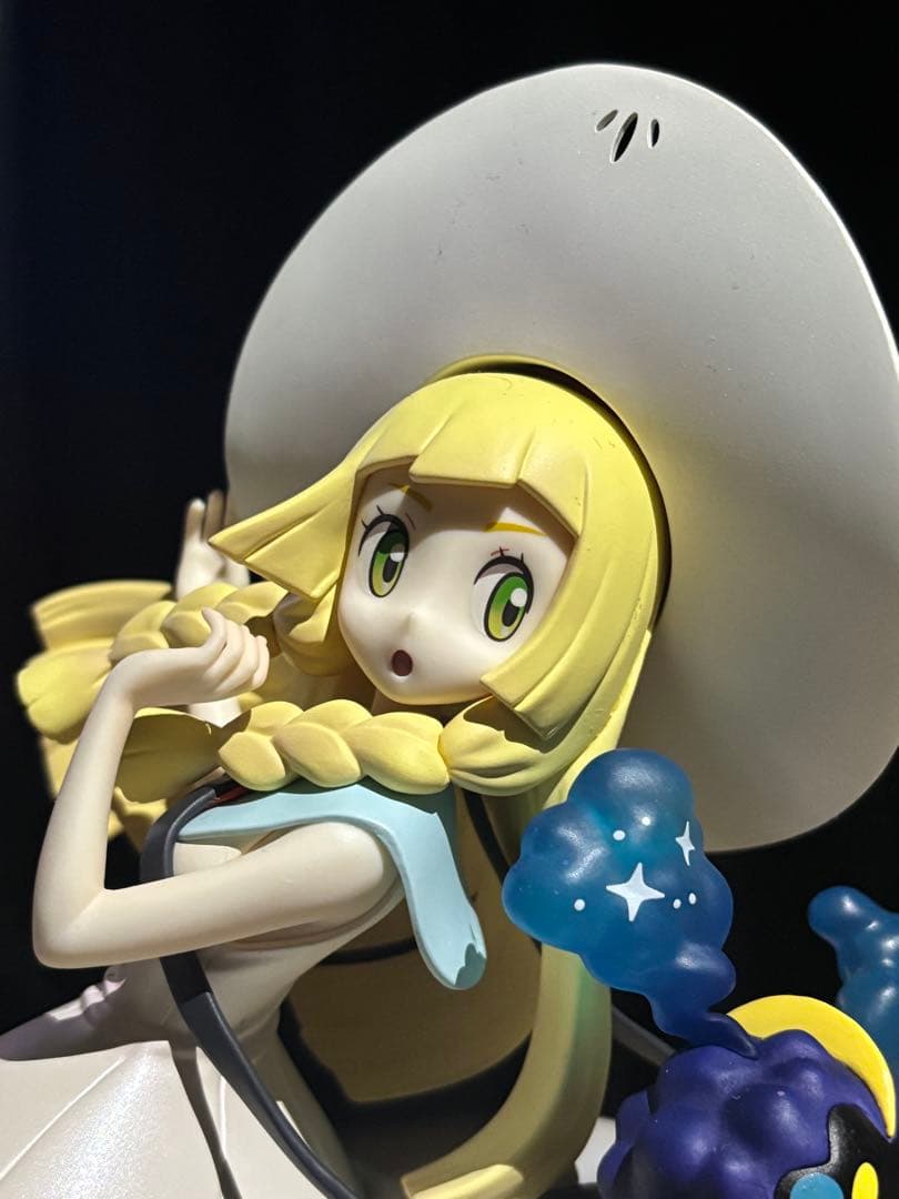 ポケモンセンターオリジナル フィギュア リーリエ＆コスモッグ