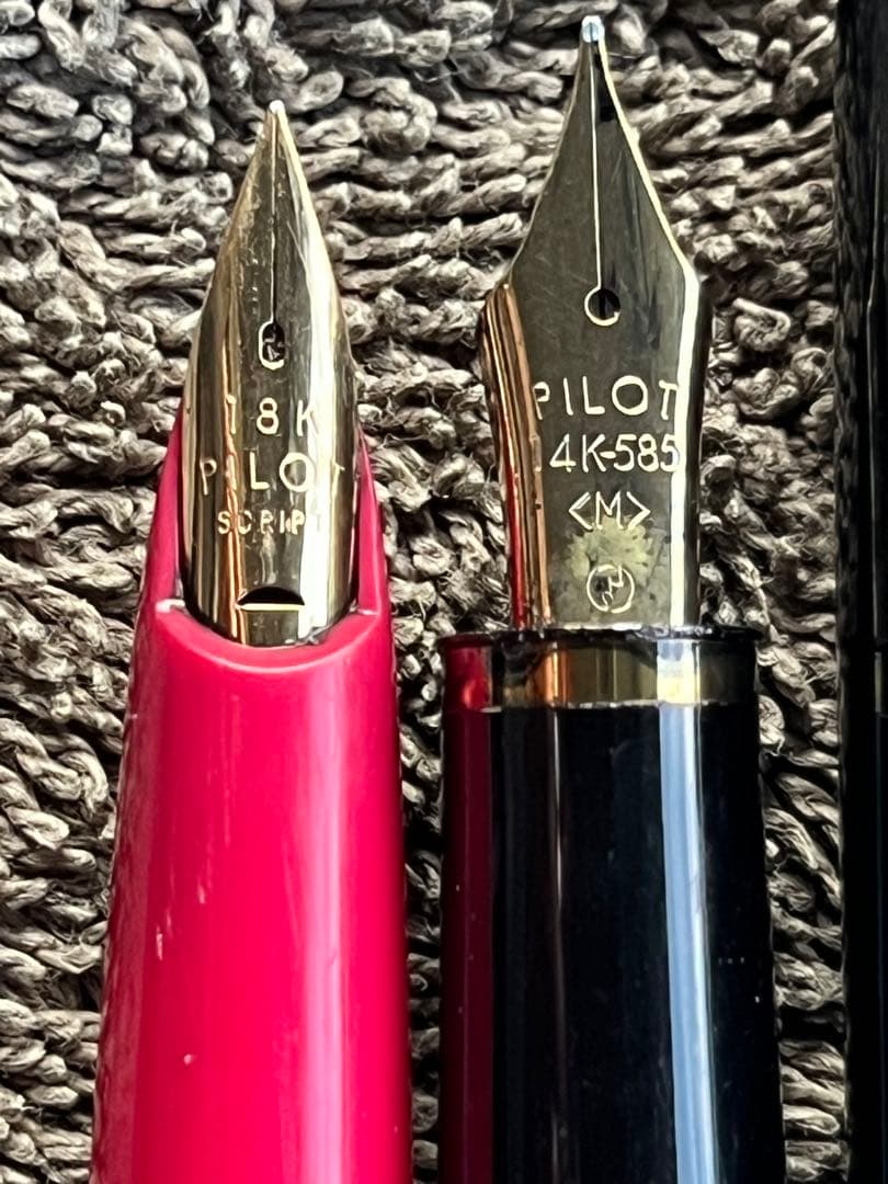 いちのしっぽ PILOTエリート万年筆 ピンク 黒18k14k 585刻印