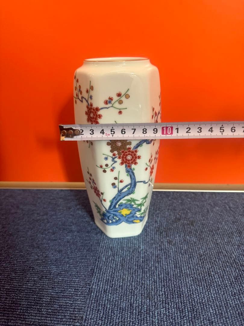 1947 深川製磁　岩梅　六角花瓶　金彩　未使用