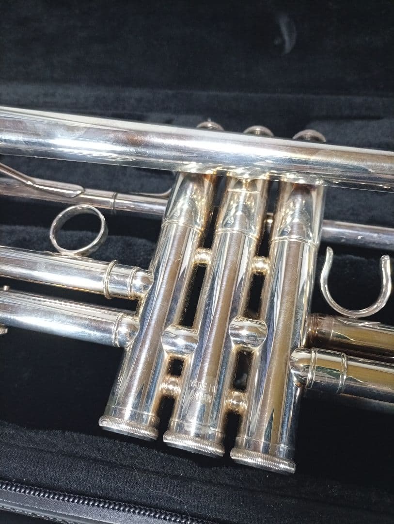 YAMAHA YTR4335G トランペット シルバー本体　純正ケース付き