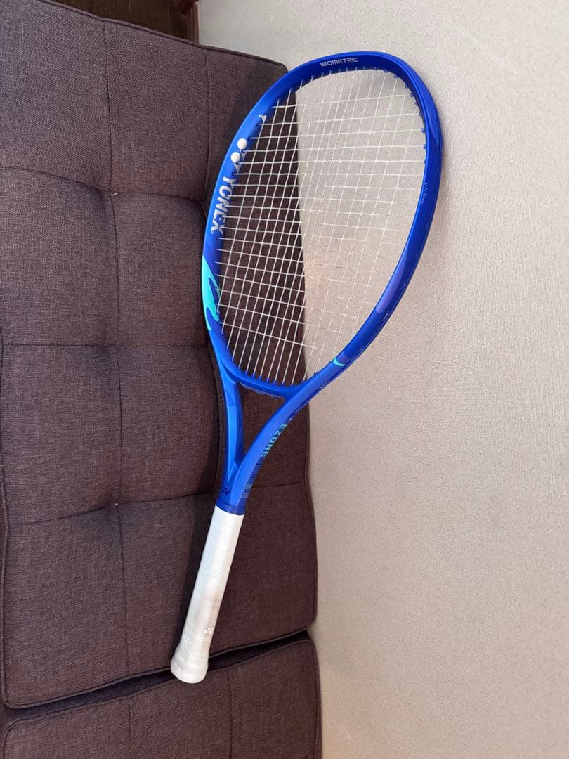 硬式テニスラケット ヨネックスEZONE 110