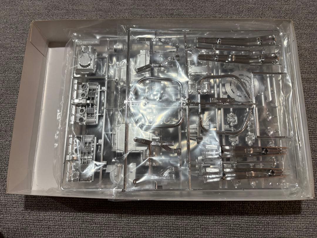 タミヤ　1/6 CB750F MOTORCYCLE ENGINE